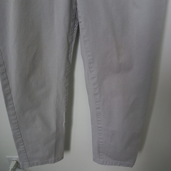 Dockers Men's Light Gray Pants Size W32-L34 US - Picture 3 of 16